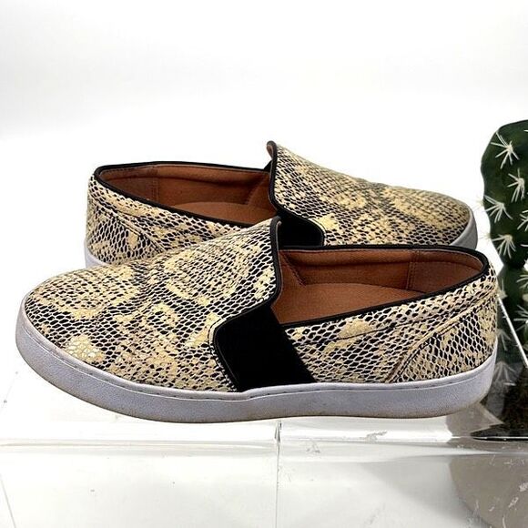 Vionic Women's Demetra‎ Snake-Embossed Slip-On Comfort Casual Sneakers 7 - Picture 1 of 7